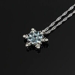 NWT - Crystal and Blue Topaz Snowflake Necklace with 18" Chain